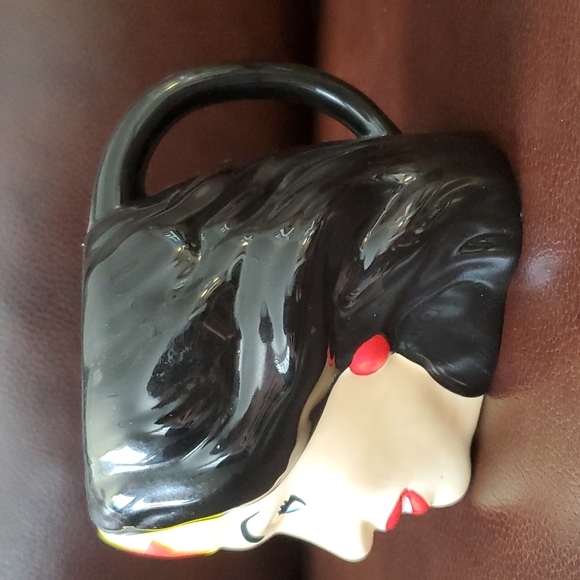 Wonder Woman Collectable Mug by Zak - Picture 3 of 5